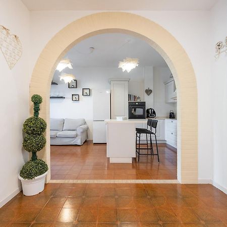 Adelsa'S Home カリアリ エクステリア 写真